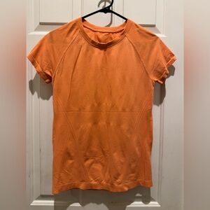 Unbranded athletic shirt no size